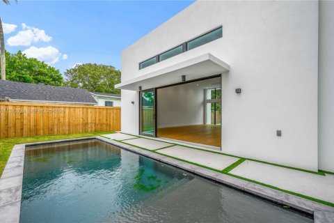 Casa en venta en Miami, Florida, 3 dormitorios, 186.55 m2 № 2002681 - foto 30