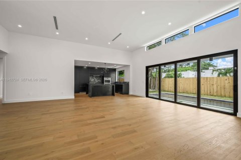 Casa en venta en Miami, Florida, 3 dormitorios, 186.55 m2 № 2002681 - foto 7