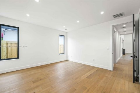 Casa en venta en Miami, Florida, 3 dormitorios, 186.55 m2 № 2002681 - foto 26