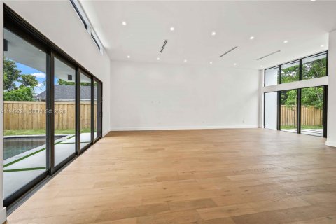 Casa en venta en Miami, Florida, 3 dormitorios, 186.55 m2 № 2002681 - foto 9