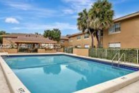 Condominio en alquiler en Coral Springs, Florida, 2 dormitorios, 77.57 m2 № 1944014 - foto 10