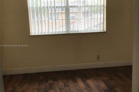 Condominio en alquiler en Coral Springs, Florida, 2 dormitorios, 77.57 m2 № 1944014 - foto 6