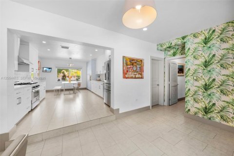 Villa ou maison à vendre à Biscayne Park, Floride: 5 chambres, 361.2 m2 № 2316224 - photo 20
