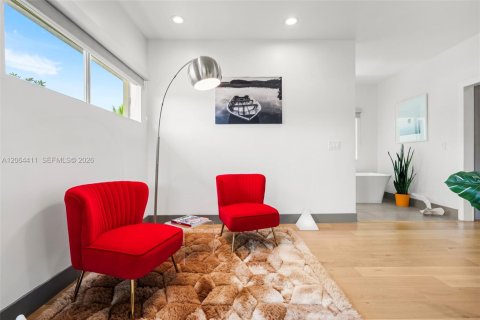 Villa ou maison à vendre à Biscayne Park, Floride: 5 chambres, 361.2 m2 № 2316224 - photo 26