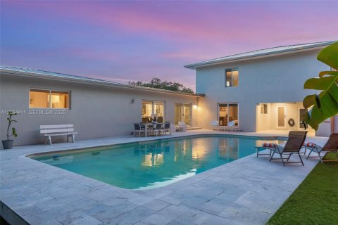 Villa ou maison à vendre à Biscayne Park, Floride: 5 chambres, 361.2 m2 № 2316224 - photo 3