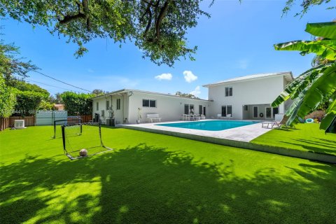 Villa ou maison à vendre à Biscayne Park, Floride: 5 chambres, 361.2 m2 № 2316224 - photo 2