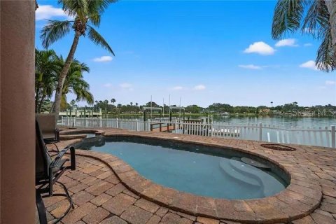 Casa en alquiler en Saint Petersburg, Florida, 5 dormitorios, 417.97 m2 № 1535034 - foto 7