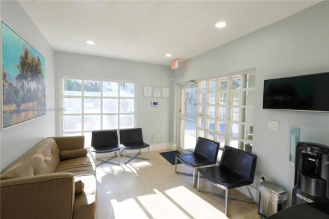 Propiedad comercial en venta en Pinecrest, Florida № 2061711 - foto 11