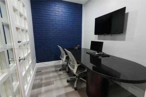 Propiedad comercial en venta en Pinecrest, Florida № 2061711 - foto 12