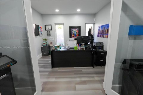 Propiedad comercial en venta en Pinecrest, Florida № 2061711 - foto 8