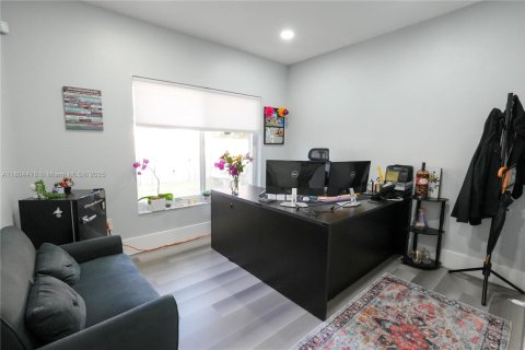 Propiedad comercial en venta en Pinecrest, Florida № 2061711 - foto 23