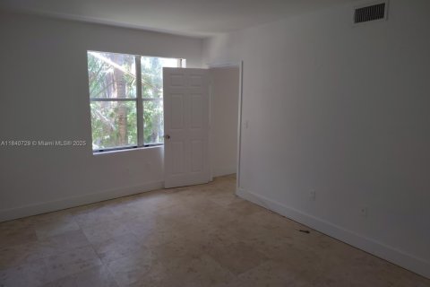 Снять в аренду кондоминиум в Майами-Бич, Флорида 1 спальня, 63.17м2, № 1857443 - фото 9