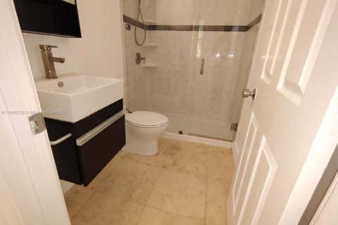 Снять в аренду кондоминиум в Майами-Бич, Флорида 1 спальня, 63.17м2, № 1857443 - фото 11