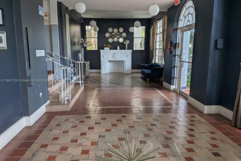 Снять в аренду кондоминиум в Майами-Бич, Флорида 1 спальня, 63.17м2, № 1857443 - фото 2