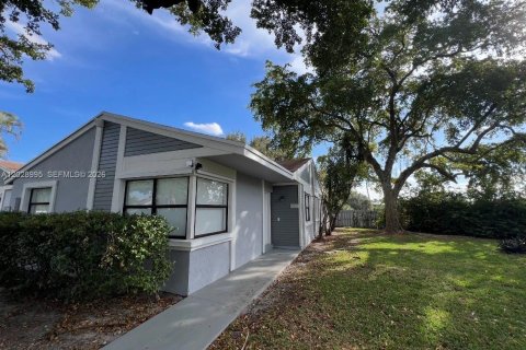 Touwnhouse à Sunrise, Floride 3 chambres, 107.21 m2 № 2085799