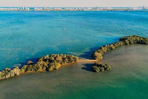 Terreno en venta en Miami, Florida № 1984776 - foto 3