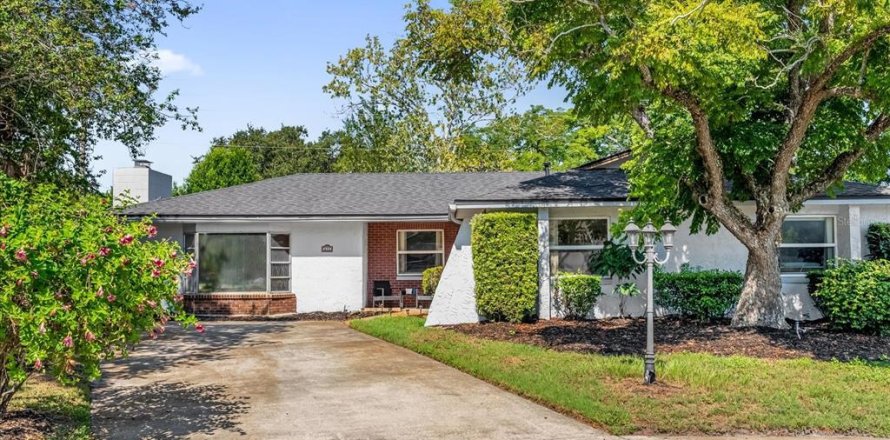 House in Casselberry, Florida 3 bedrooms, 166.67 sq.m. № 1855914