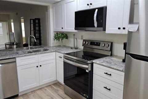 Copropriété à vendre à Saint Petersburg, Floride: 2 chambres, 82.68 m2 № 1773986 - photo 5