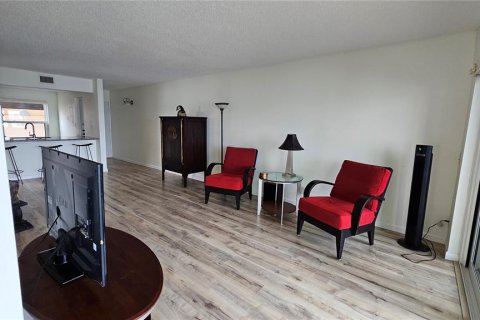 Copropriété à vendre à Saint Petersburg, Floride: 2 chambres, 82.68 m2 № 1773986 - photo 2