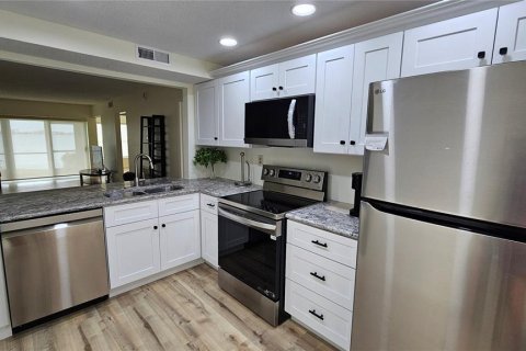 Copropriété à vendre à Saint Petersburg, Floride: 2 chambres, 82.68 m2 № 1773986 - photo 8