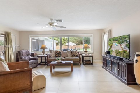 Casa en venta en Hollywood, Florida, 3 dormitorios, 179.77 m2 № 1983845 - foto 23