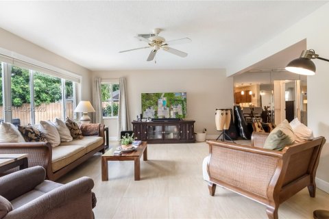 Casa en venta en Hollywood, Florida, 3 dormitorios, 179.77 m2 № 1983845 - foto 22