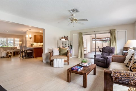 Casa en venta en Hollywood, Florida, 3 dormitorios, 179.77 m2 № 1983845 - foto 20