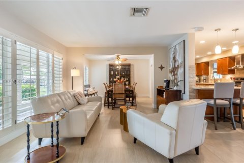 Casa en venta en Hollywood, Florida, 3 dormitorios, 179.77 m2 № 1983845 - foto 9
