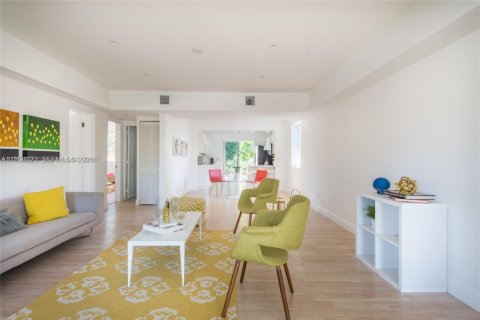 Propiedad comercial en venta en Miami, Florida, 216.56 m2 № 2008269 - foto 7