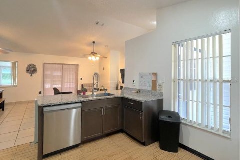 House in Orlando, Florida 3 bedrooms, 123.93 sq.m. № 1821321 - photo 5