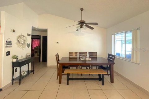 House in Orlando, Florida 3 bedrooms, 123.93 sq.m. № 1821321 - photo 4