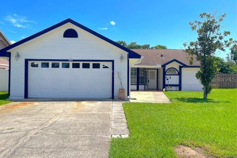 House in Orlando, Florida 3 bedrooms, 123.93 sq.m. № 1821321 - photo 1