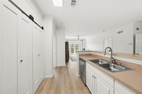 Condo in Tampa, Florida, 2 bedrooms № 2420614 - photo 14