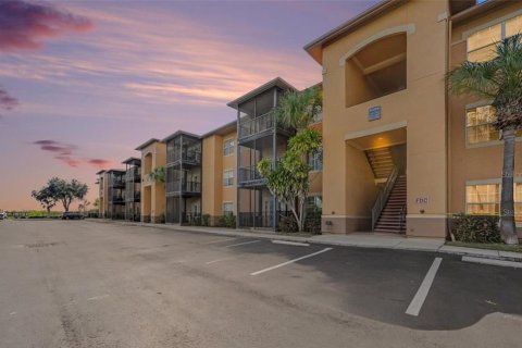 Condo à Tampa, Floride, 2 chambres  № 2420614