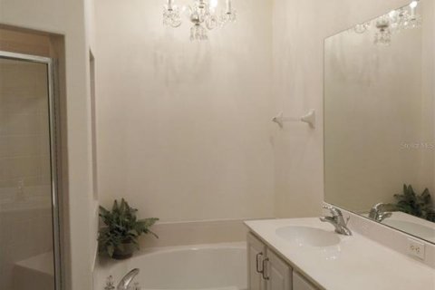House in North Port, Florida 3 bedrooms, 153.94 sq.m. № 2200624 - photo 10