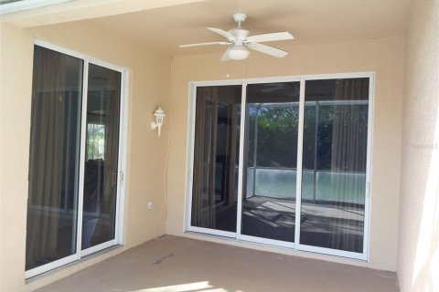 House in North Port, Florida 3 bedrooms, 153.94 sq.m. № 2200624 - photo 17