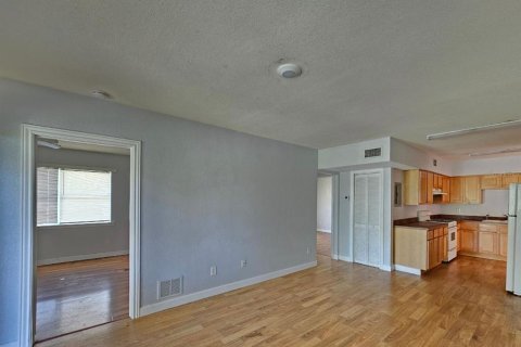 Appartement à louer à Clearwater, Floride: 2 chambres, 84.08 m2 № 2423959 - photo 3