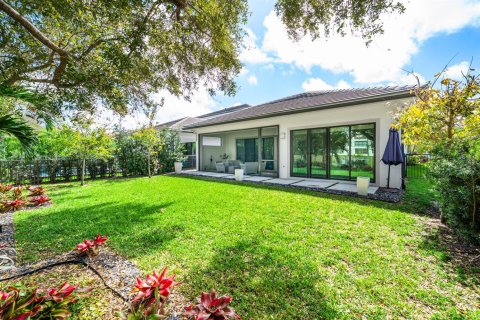 House in West Palm Beach, Florida 3 bedrooms, 237.37 sq.m. № 2246592 - photo 13