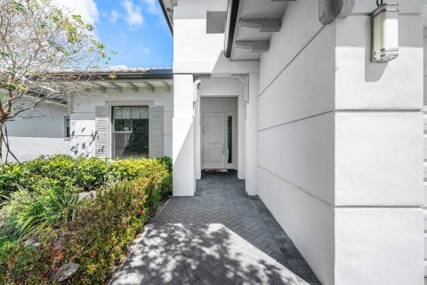 House in West Palm Beach, Florida 3 bedrooms, 237.37 sq.m. № 2246592 - photo 2