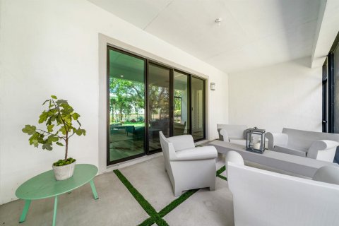 House in West Palm Beach, Florida 3 bedrooms, 237.37 sq.m. № 2246592 - photo 12