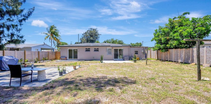 Casa en Riviera Beach, Florida 4 dormitorios, 120.12 m2 № 1217400