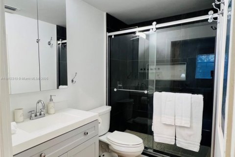 Condo in Aventura, Florida, 2 bedrooms  № 1874325 - photo 11