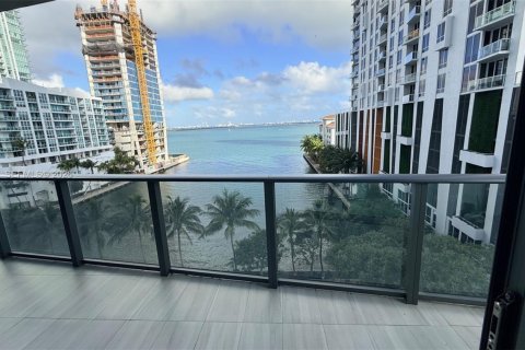 Condominio en alquiler en Miami, Florida, 3 dormitorios, 129.6 m2 № 2006980 - foto 3