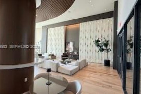 Condominio en alquiler en Miami, Florida, 3 dormitorios, 129.6 m2 № 2006980 - foto 12