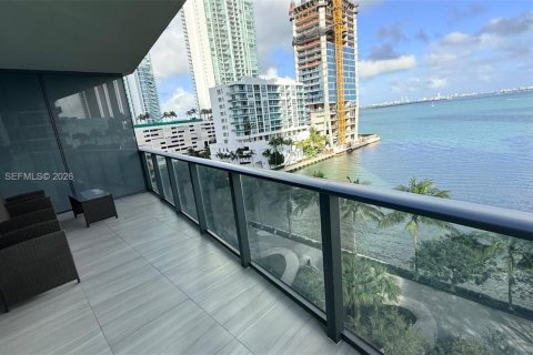 Condominio en alquiler en Miami, Florida, 3 dormitorios, 129.6 m2 № 2006980 - foto 5