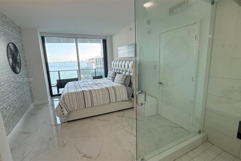Condominio en alquiler en Miami, Florida, 3 dormitorios, 129.6 m2 № 2006980 - foto 16