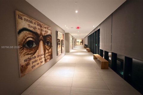 Condominio en alquiler en Miami, Florida, 3 dormitorios, 129.6 m2 № 2006980 - foto 28