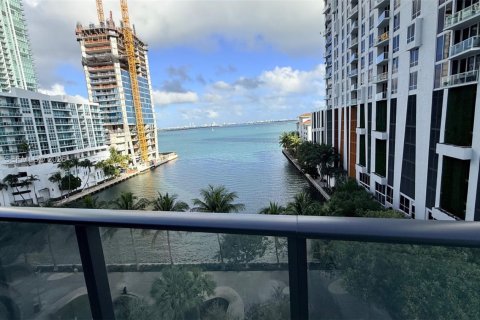 Condominio en Miami, Florida, 3 dormitorios  № 2006980