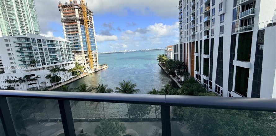 Condominio en Miami, Florida, 3 dormitorios  № 2006980