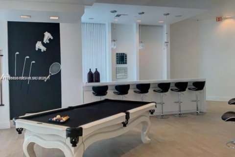 Condo in Miami, Florida, 2 bedrooms  № 2060650 - photo 16